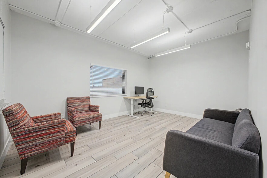More Photos Of 2800 N 24th St, Phoenix Office For Lease