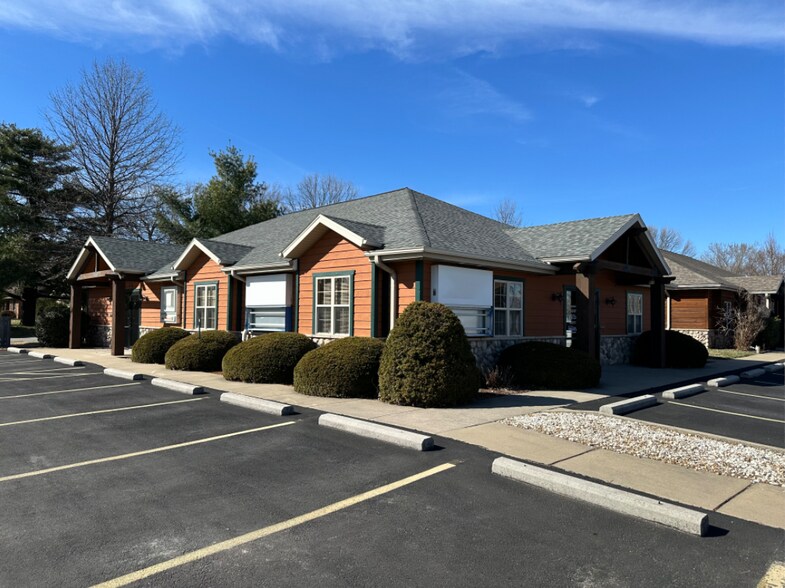 More Photos Of 4140 S Fairview Ave, Springfield Office For Lease