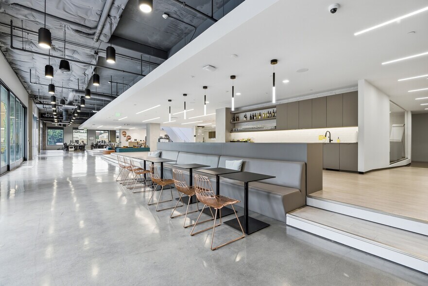 More Photos Of 33 S Fair Oaks Ave, Pasadena Office For Sale