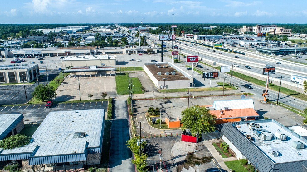 More Photos Of 123 W Main St, Humble Storefront For Sale