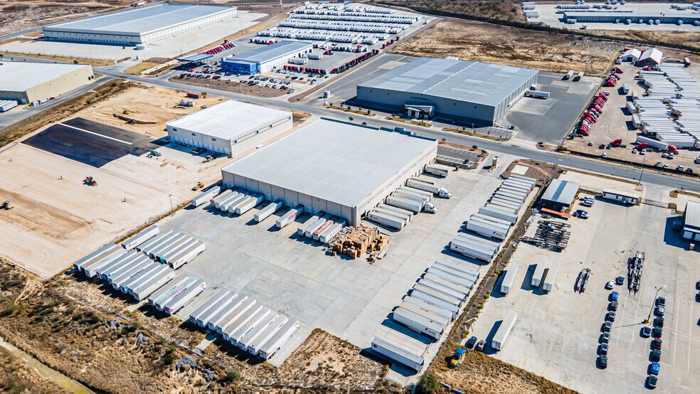 More Photos Of 14002 Mercury Dr, Laredo Warehouse For Lease