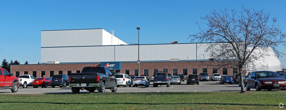 More Photos Of 2032 First St Louth, St Catharines Manufacturing For Lease