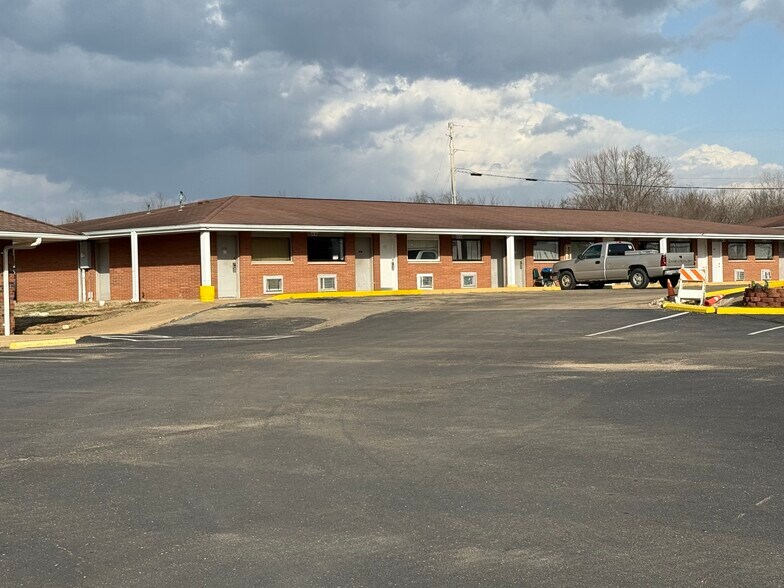 More Photos Of 3411 Rosener Rd, Park Hills Hotel For Sale