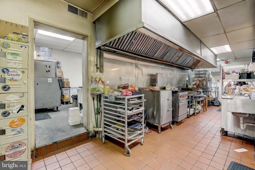 More Photos Of 1125 S Charles St, Baltimore Storefront Retail Residential For Sale