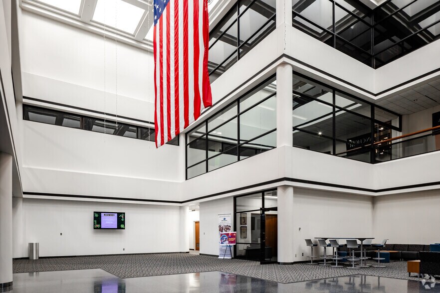 More Photos Of 4949 Harrison Ave, Rockford Unknown For Lease