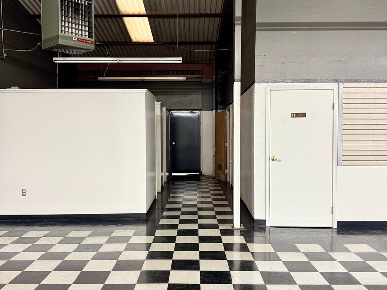 More Photos Of 735 Gilman St, Berkeley Showroom For Sale