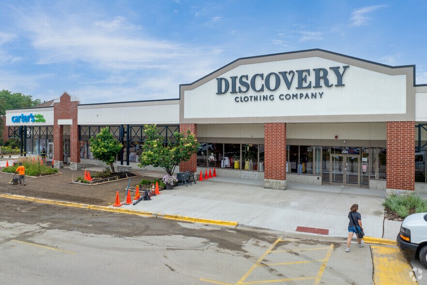 More Photos Of 701 N Milwaukee Ave, Vernon Hills Unknown For Lease