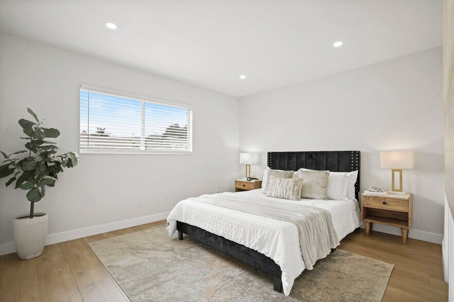 More Photos Of 174 N Wendy Dr, Thousand Oaks Specialty For Sale