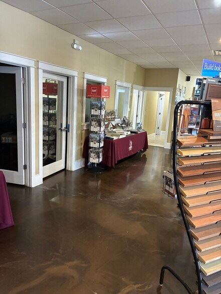 More Photos Of 42 Windsor Hwy, New Windsor Township Storefront Retail Office For Lease