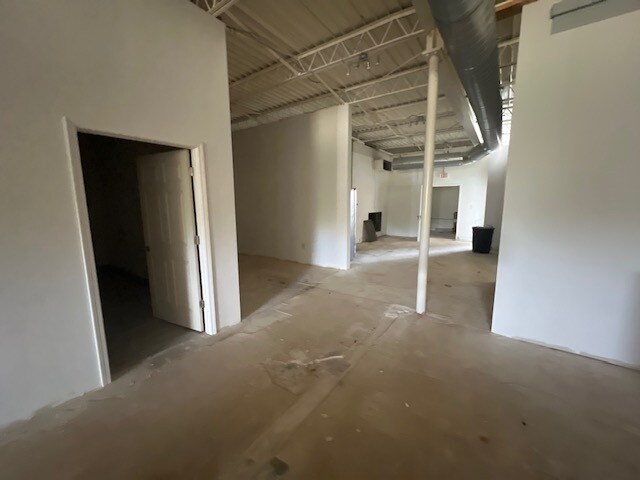 More Photos Of 736 Riverside Dr, Macon Office For Lease