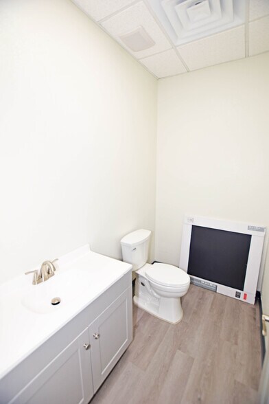 More Photos Of 1210 Edgewood ave, Odessa Industrial For Lease