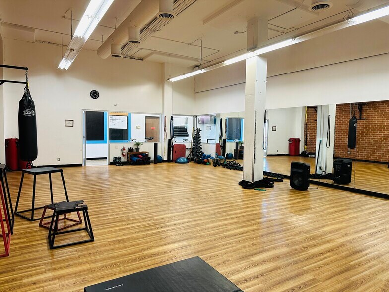 More Photos Of 501-507 Main St, El Segundo Storefront For Lease