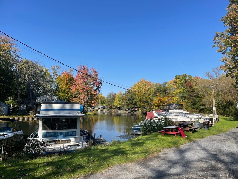 More Photos Of 9503 Hitchcock Point, Bridgeport Marina For Sale