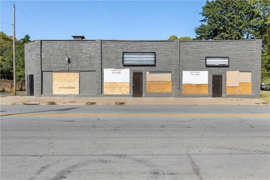 More Photos Of 1720 Quindaro Blvd, Kansas City General Retail For Sale