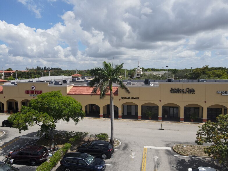 More Photos Of 12315-12389 Pembroke Rd, Pembroke Pines Unknown For Lease