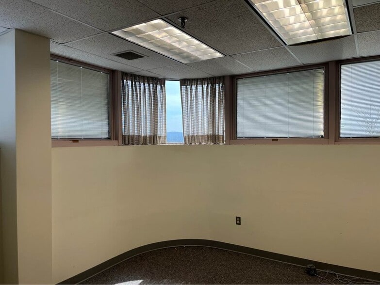 More Photos Of 446-450 Union Blvd, Allentown Medical For Lease
