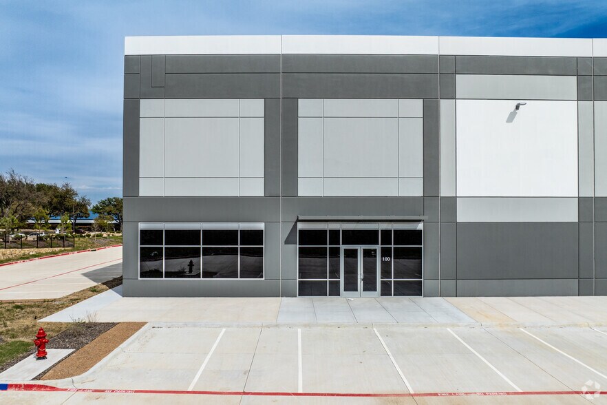 More Photos Of 4310 N Belt Line Rd, Irving Warehouse For Lease