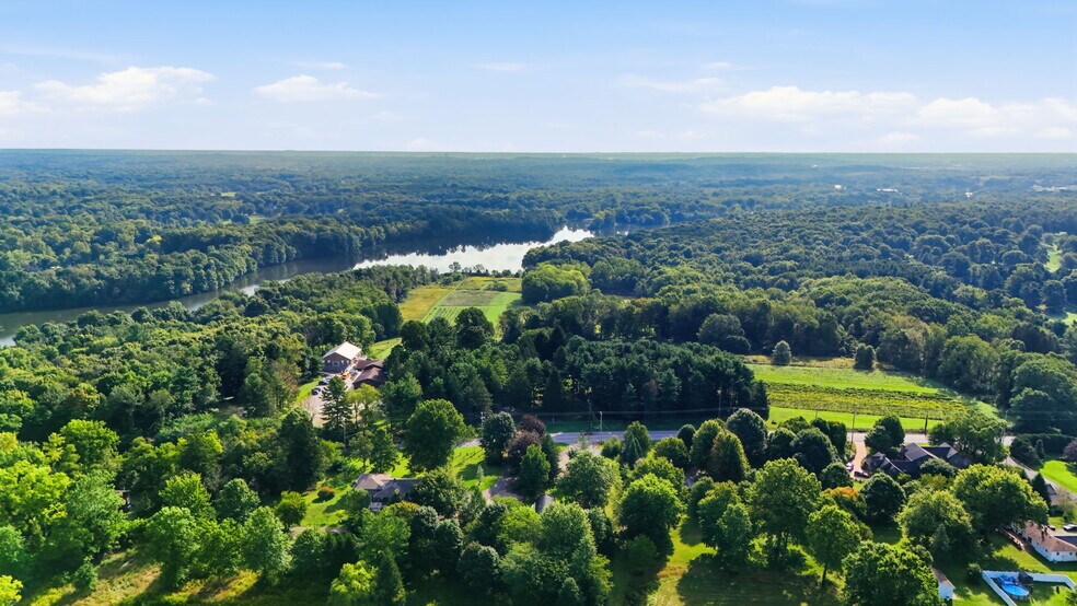 More Photos Of 2637 S Cleveland Massillon Rd, Barberton Winery Vineyard For Sale
