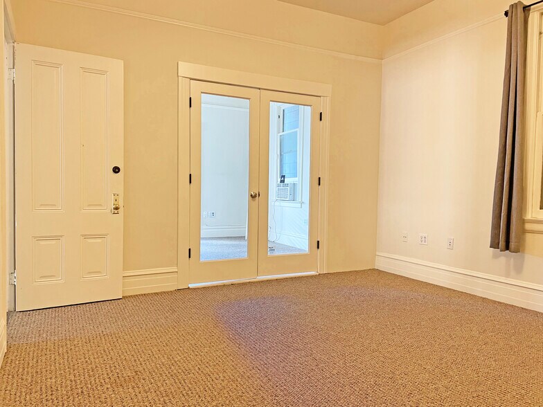 More Photos Of 1958B University Ave, Berkeley Freestanding For Lease