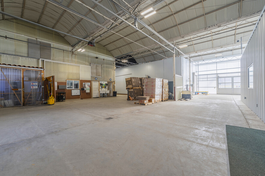 More Photos Of 2075 N Twin Oaks Valley Rd, San Marcos Garden Center For Lease