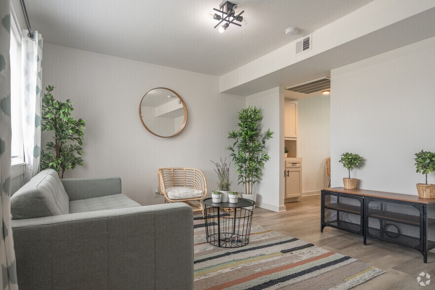 More Photos Of 2020 Cottonwood St, Beaumont Apartments For Sale