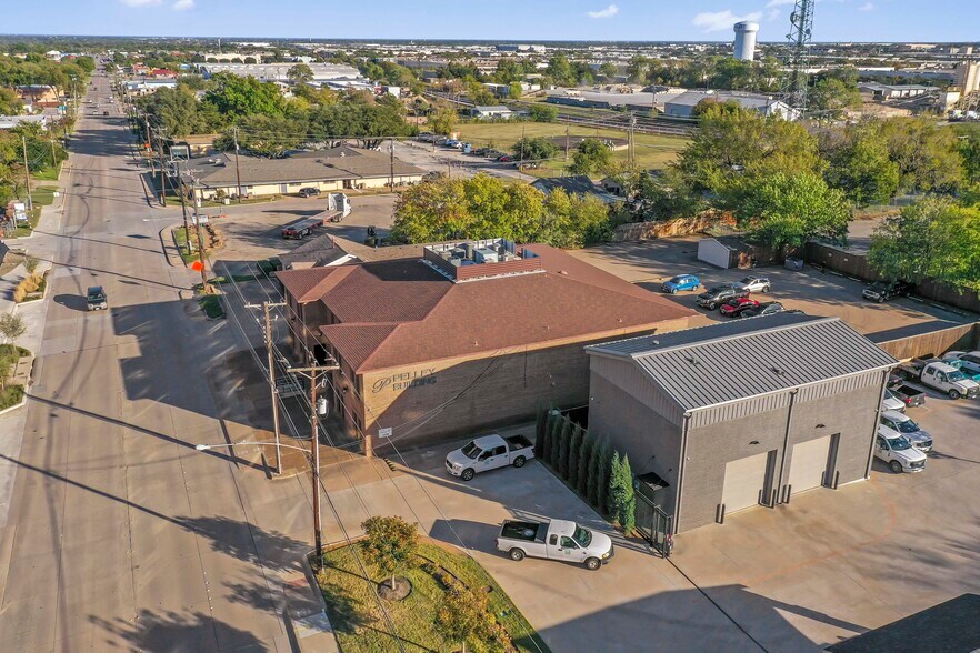 More Photos Of 1312 E 14th St, Plano Office For Sale