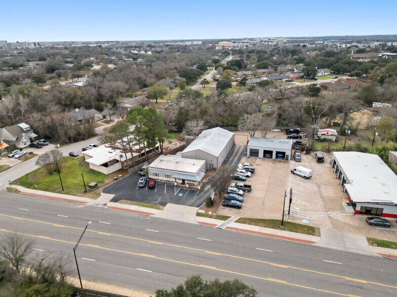 More Photos Of 3828 S College Ave, Bryan Office For Lease