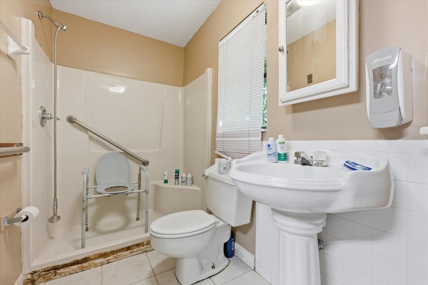 More Photos Of 7435 Plathe Rd, New Port Richey Assisted Living For Sale