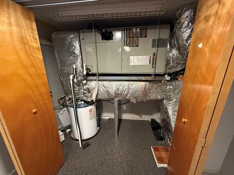 More Photos Of 108 E Jackson St, Thomasville Loft Creative Space For Sale