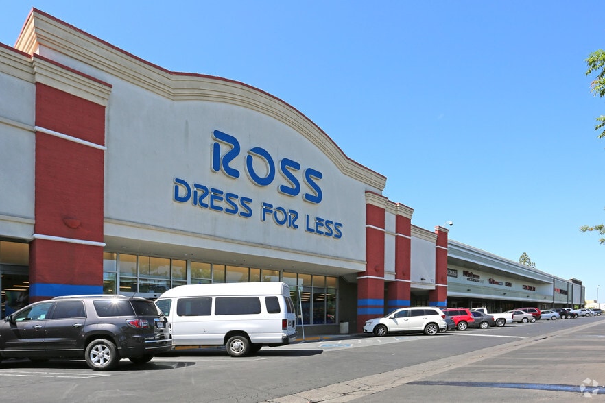 More Photos Of 1029-1077 E Shaw, Fresno Unknown For Lease