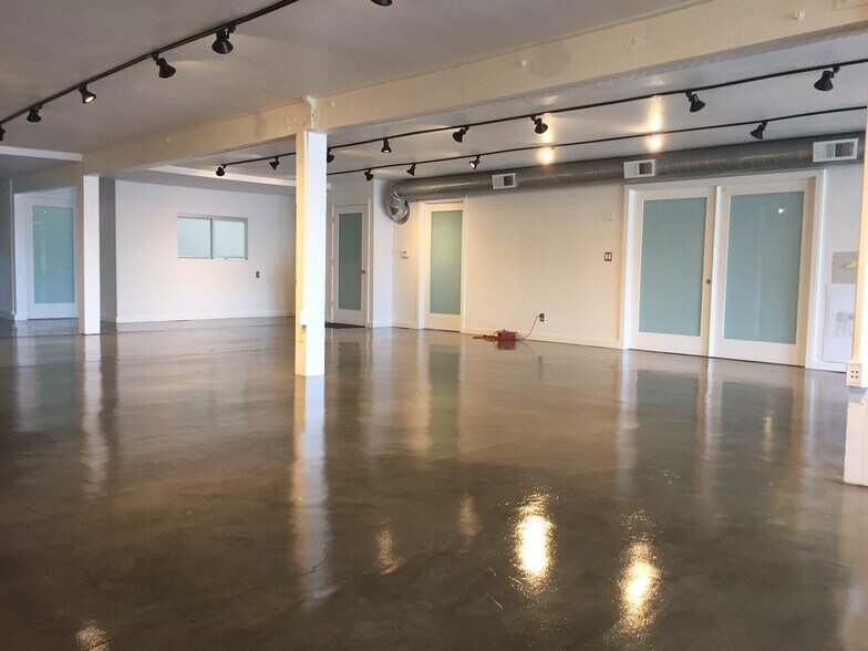 More Photos Of 38 Laurel Mountain Rd, Mammoth Lakes Storefront Retail Office For Sale