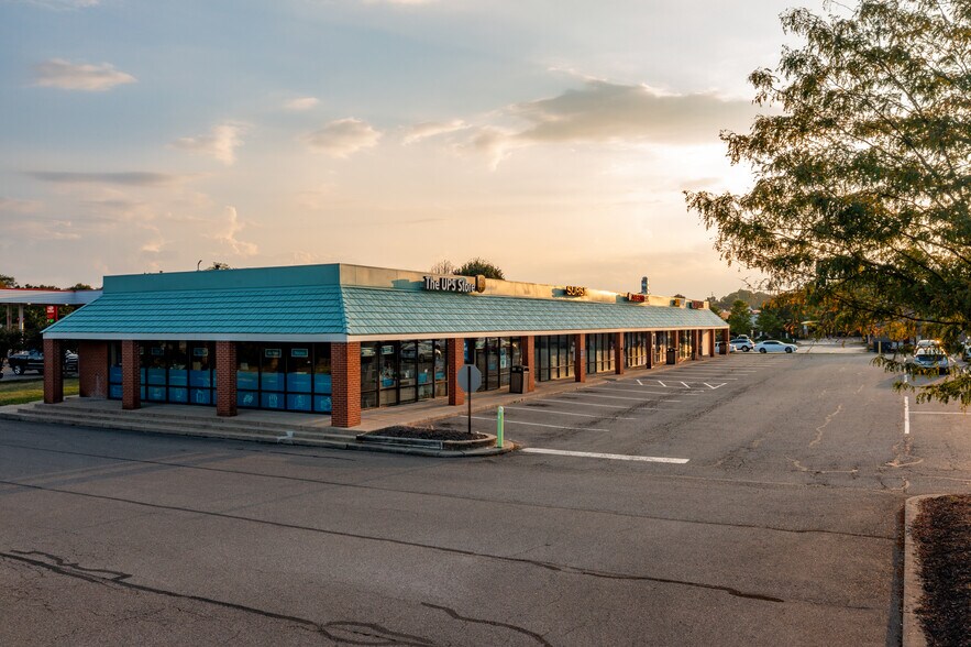 More Photos Of 726 E Main St, Lebanon Unknown For Lease