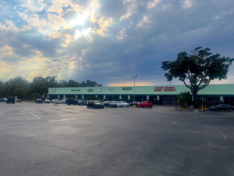 More Photos Of 4714 S Orange Blossom Trl, Orlando General Retail For Lease
