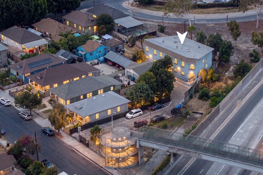 More Photos Of 2104 Mozart St, Los Angeles Apartments For Sale