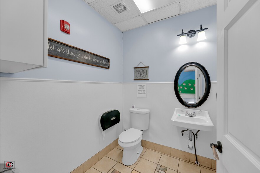 More Photos Of 14 Chisholm Trail Rd, Round Rock Schools For Sale