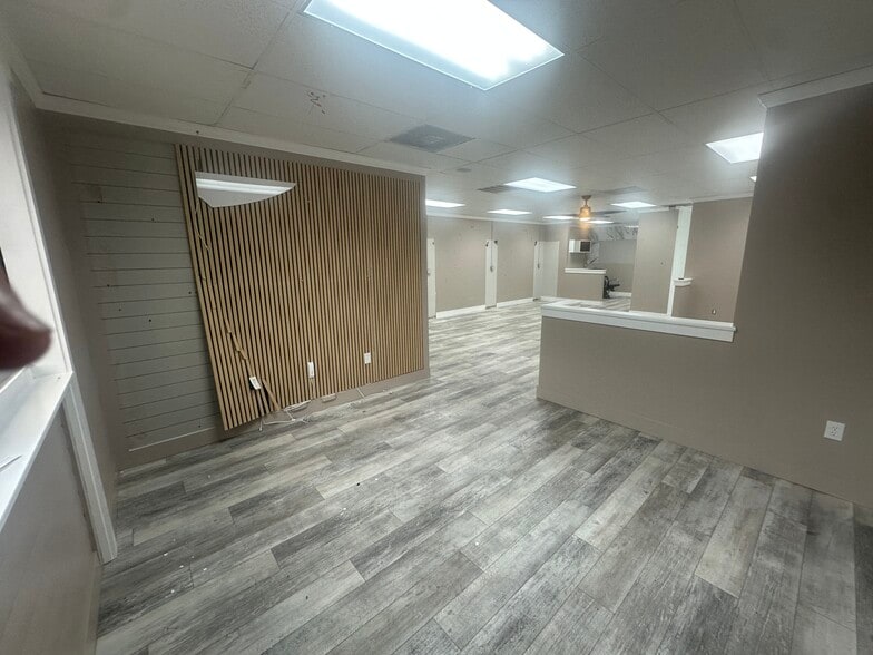 More Photos Of 608-618 Oakfield Dr, Brandon Unknown For Lease