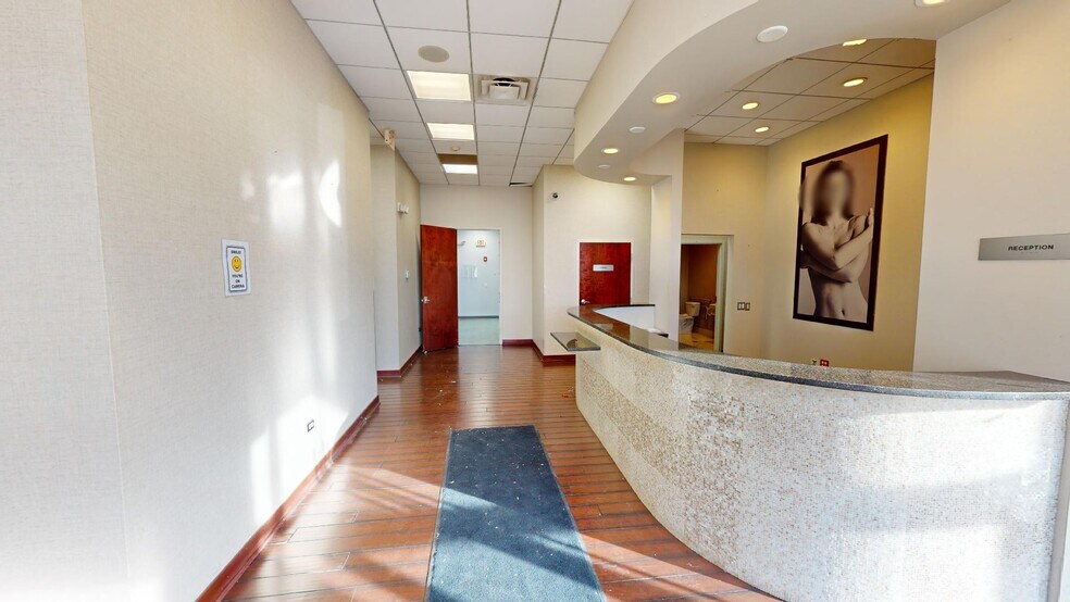 More Photos Of 1321 Tower Rd, Schaumburg Medical For Lease
