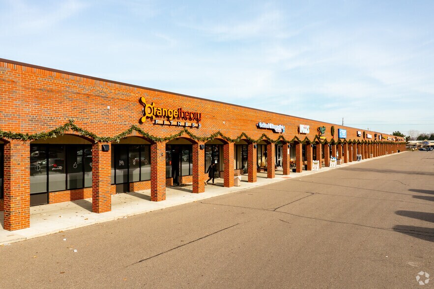 More Photos Of 39440-39900 W 14 Mile Rd, Walled Lake Unknown For Lease