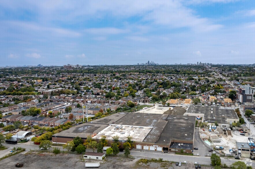 More Photos Of 77 Union St, Toronto Warehouse For Lease