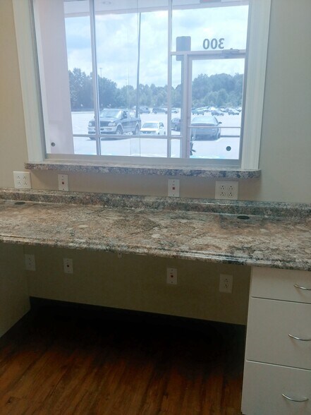 More Photos Of 150 Sam Walton Dr, Sparta Unknown For Lease