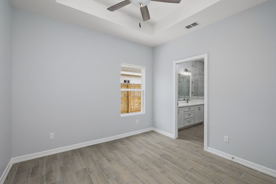 More Photos Of 416 E Acacia St, Alamo Multifamily For Sale