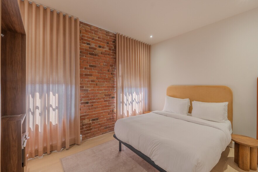 More Photos Of 754-762 Rue Saint-Paul O, Montréal Apartments For Sale