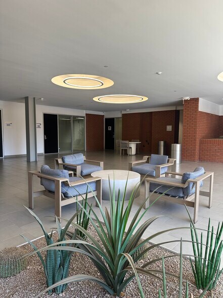 More Photos Of 702 E Osborn Rd, Phoenix Office For Lease