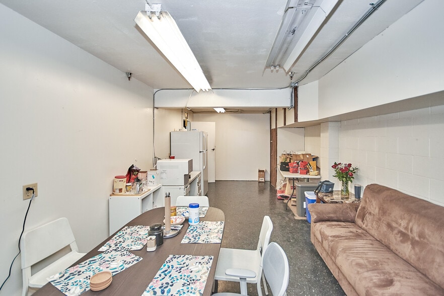 More Photos Of 536 N Vincent Ave, Covina Warehouse For Sale