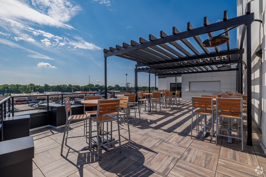 More Photos Of 1736 E Sunshine St, Springfield Office For Lease