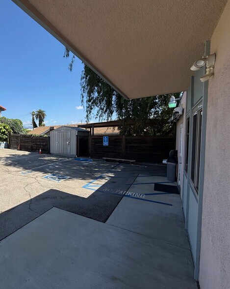 More Photos Of 2415 W Avenue 30, Los Angeles Daycare Center For Sale