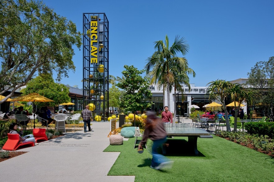 More Photos Of 980 W 190th St, Torrance Unknown For Lease