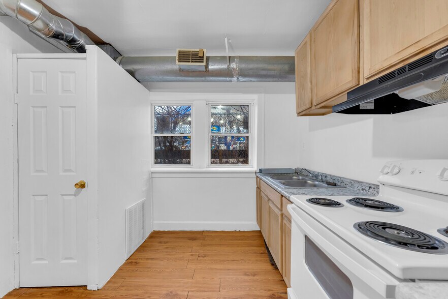 More Photos Of 976 E 70th St, Cleveland Apartments For Sale