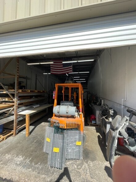 More Photos Of 1100 Gauge Dr, Lake Havasu City Service For Lease