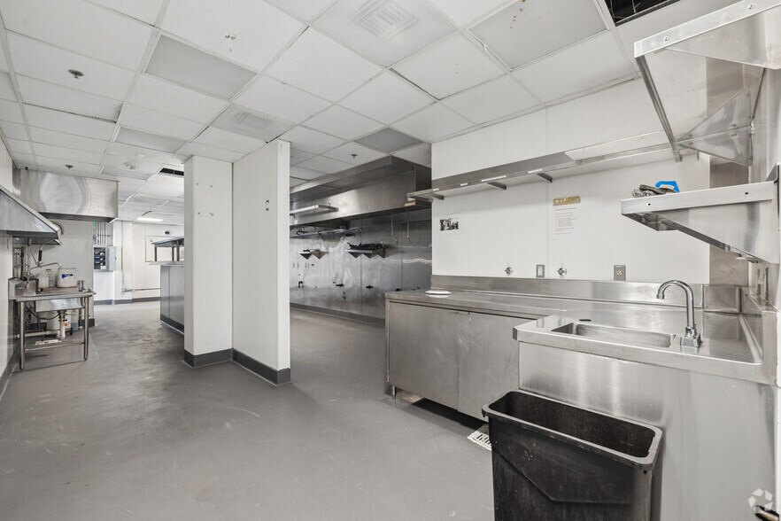 More Photos Of 600 S La Brea Ave, Los Angeles Storefront Retail Residential For Sale